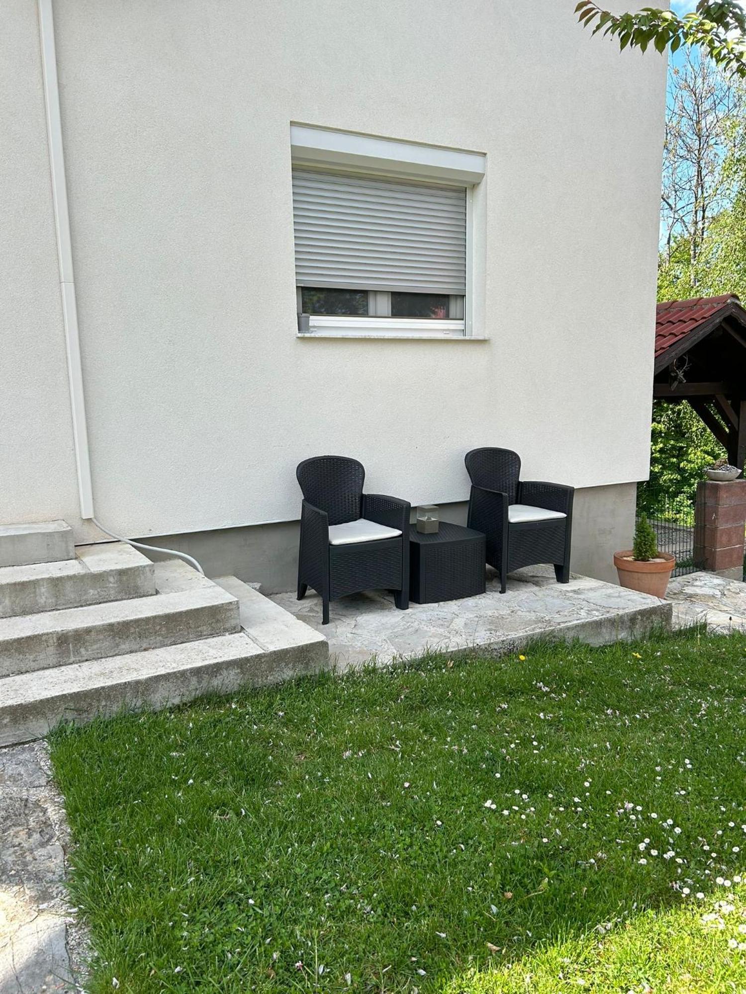 Studio Apartman Marta Korenica Buitenkant foto